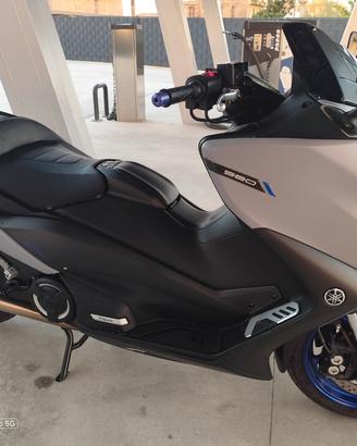 Yamaha Tmax 560 