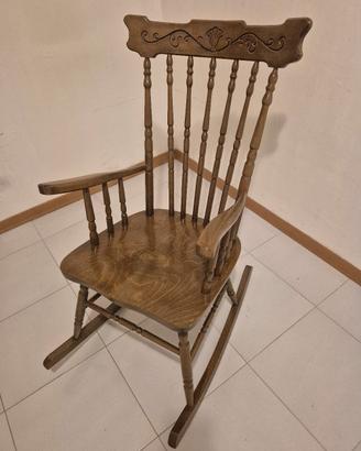 Sedia a dondolo antiquariato 1975
