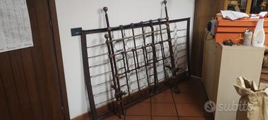letto antico in ferro