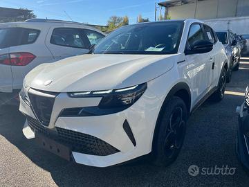 ALFA ROMEO Junior SPECIALE +Tetto 1.2 Hybrid 145
