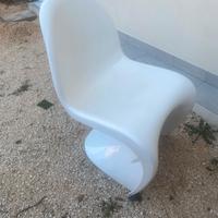 Sedia design bianco lucido