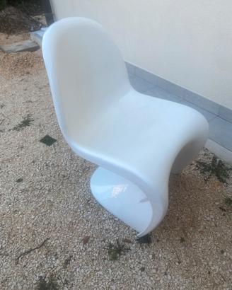 Sedia design bianco lucido