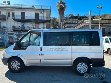 pulmino Ford transit 9 posti 