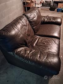 Divano in pelle tre posti marrone scuro in vera pe