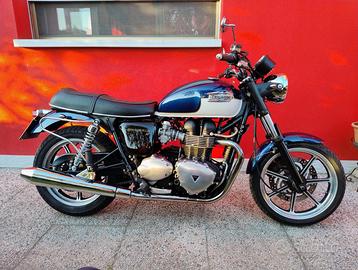 Triumph Bonneville SE