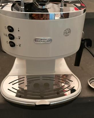 DeLonghi Macchina caffe espresso e cappuccino