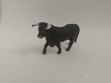 Toro Nero della linea Schleich Farm World