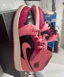 Jordan 1 mid fucsia e nere