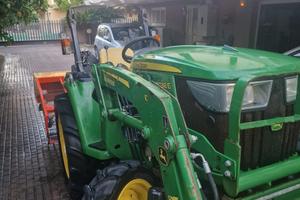 john deere 3038E 4x4 - anno 2021 -850h di lavoro