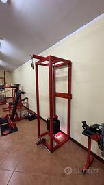 Multistazione a cavi e macchina pulley con pesi