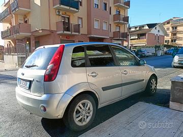 Autovettura  Ford Fiesta