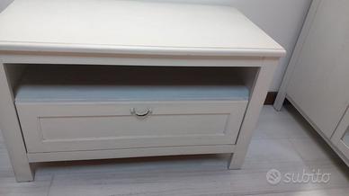Comodini bianchi con cassetto