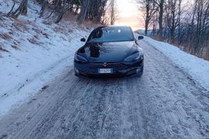 TESLA Model S 75DkWh All-Wheel Drive