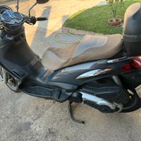 Beverly 500 cruiser