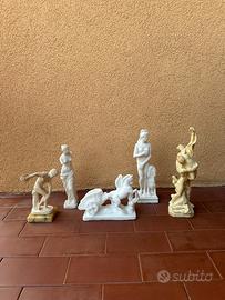 Set di statuette di raffigurazione greca