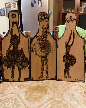 Taglieri ornamentali pirografati