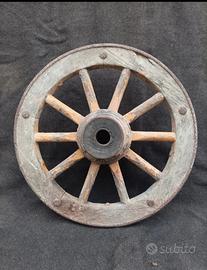 ruota antica di carro 