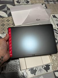 Tablet nuovo celofanato e impacchettato
