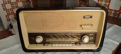 Radio a valvole tedesca Graetz, modello Melodia
