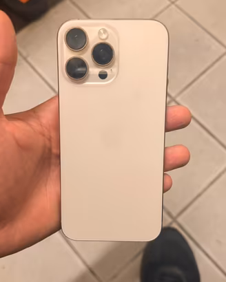 Iphone 16 pro max schermo da cambiare
