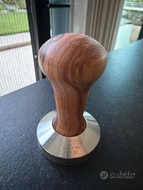 Tamper professionale in legno d’ulivo ☕