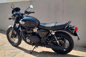 TRIUMPH BONNEVILLE T100 BLACK MATT