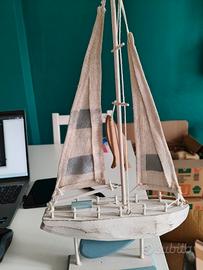 Barca a vela decorativa in legno stile marinaro 