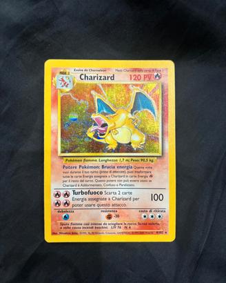 Charizard Olografico del Set Base (4/102)