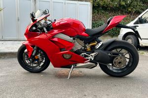 Panigale V4