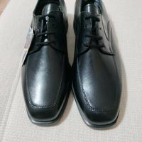 Scarpa nera uomo elegante misura 43