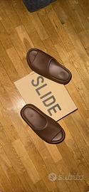 Yeezy Slide 43