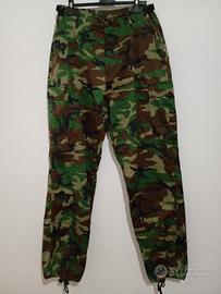 pantalone cargo colore militare 