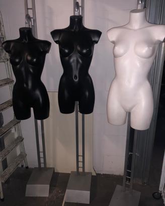 Manichini donna, colori in foto.