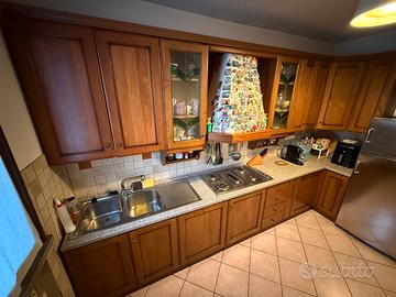 Cucina completa di elettrodomestici