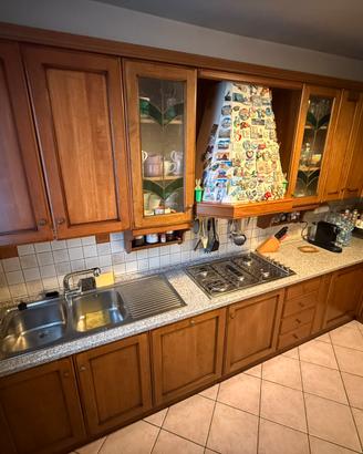 Cucina completa di elettrodomestici