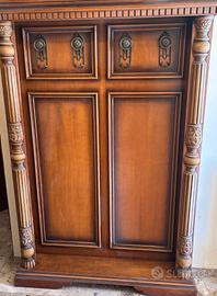 Appendiabiti in legno