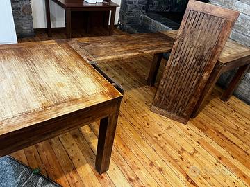 Tavoli e sedie di ristorante