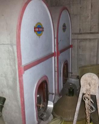 Botti in cemento vetrificate per vino
