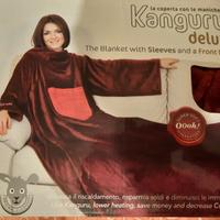 Comoda coperta in pile con le maniche da divano