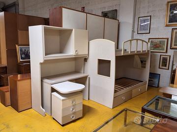 LETTO A CASTELLO CON SCALETTA E PASSERELLA