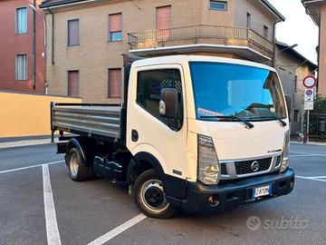 camioncino ribaltabile Nissan NT400 2015