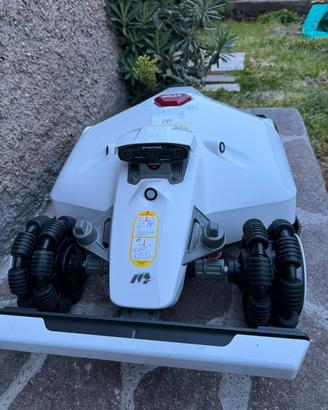Robot tagliaerba auotnomo