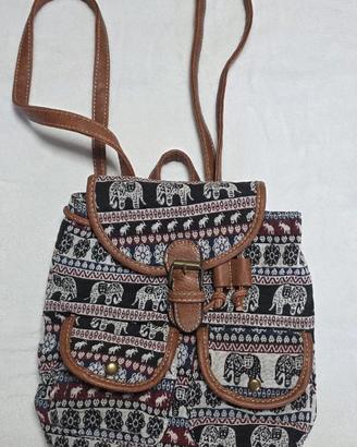 Zaino in tessuto e finta pelle