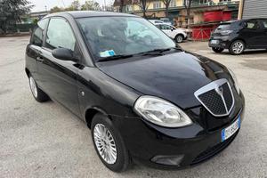 LANCIA Ypsilon 1.2 Versus senza nessu