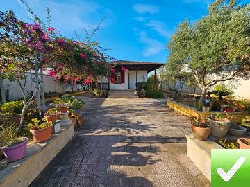 Villino Indipendente + Corte 300 Mq Torchiarolo