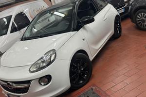 Opel Adam 1.2 70 CV White-Black