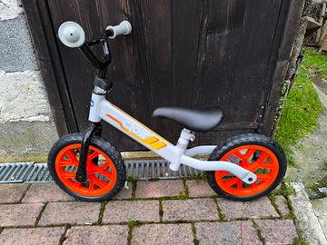 bicicletta senza pedali 