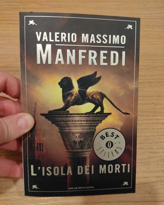 Libro Manfredi L'isola dei morti