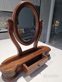 Specchio con cassetto da appoggio