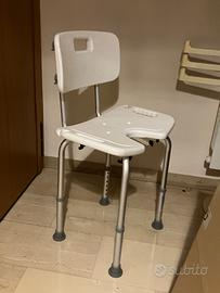 Sgabello con schienale per doccia